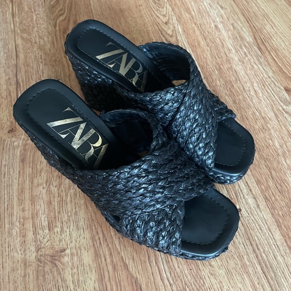 Black Rattan Platform Sandals 37 - Picture 2 of 4